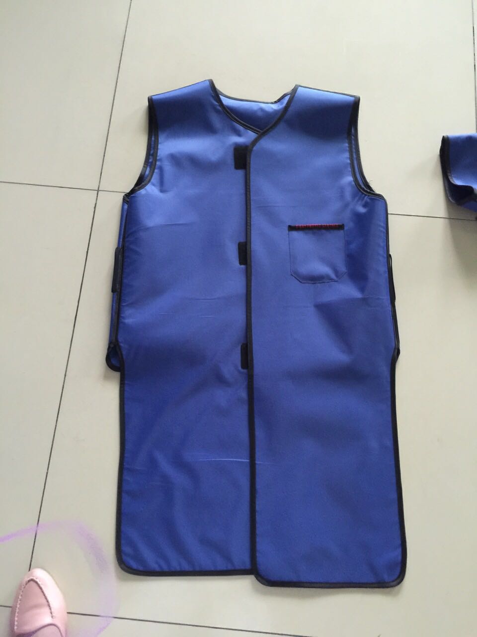 鉛防護(hù)服的種類及使用和保存方法